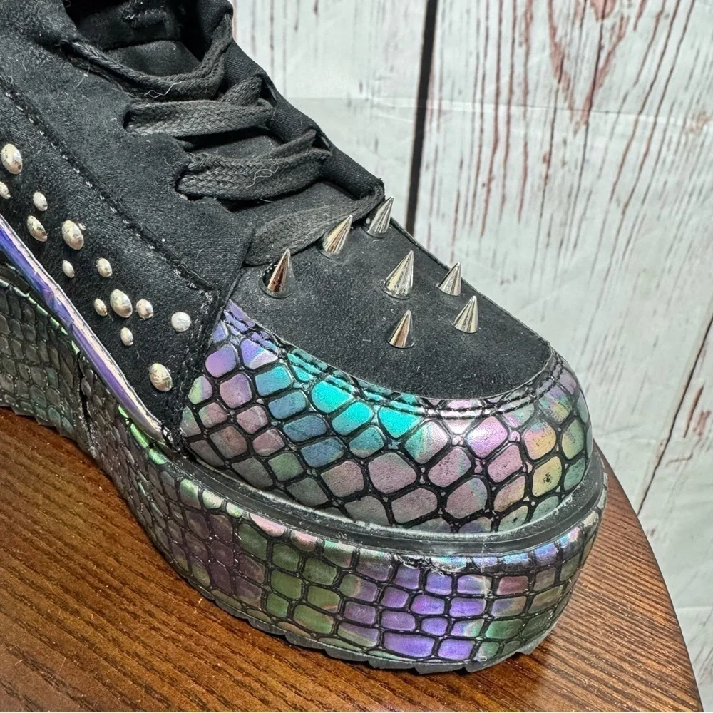 DOLLS Kill X YRU Qozmo Lo Alien Iridescent Reptile Embossed Platforms 4US 35 Eu